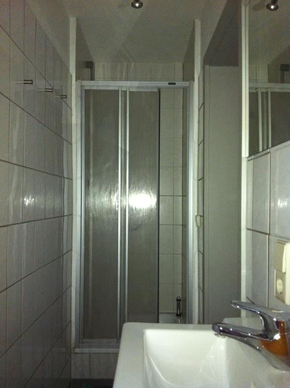 Gastezimmer Am Spielbergtor Erfurt Room photo